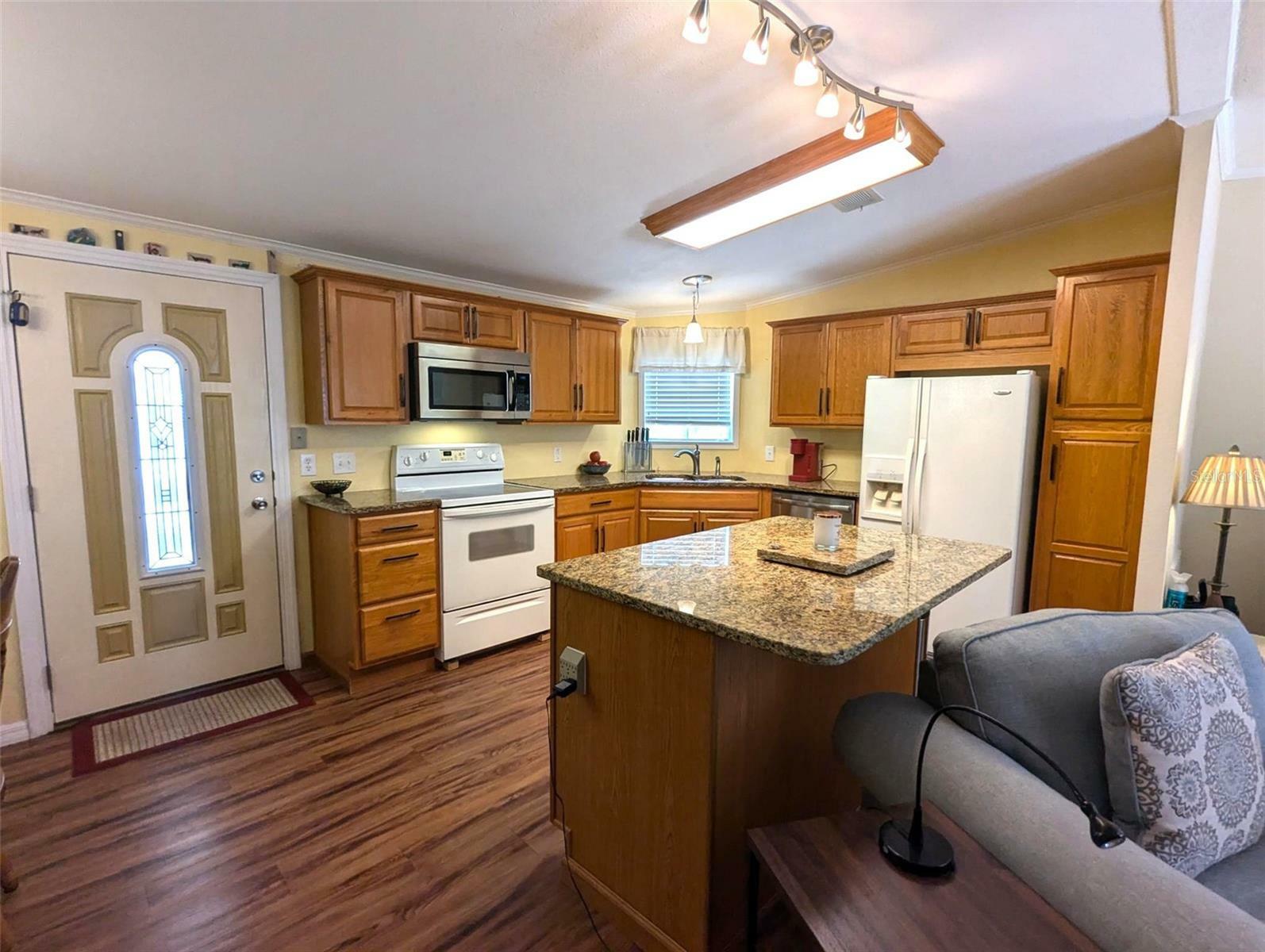 Property Photo: 2100 Kings Highway 977 FL 33980