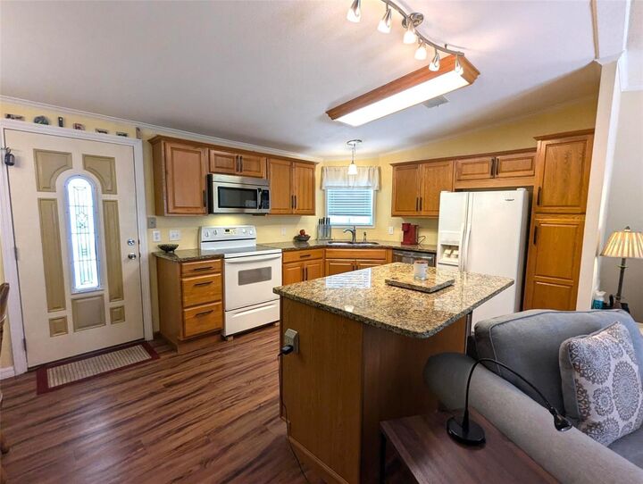 Property Photo:  2100 Kings Highway 977  FL 33980 