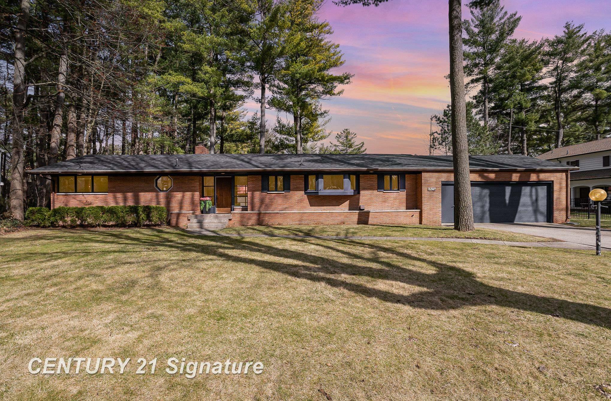 Property Photo: 1576 Linden Place MI 48638