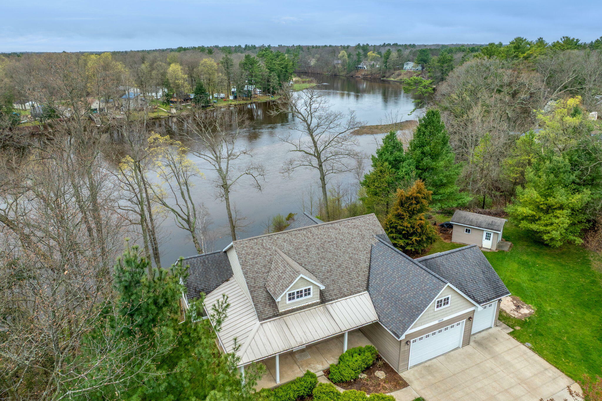 Property Photo: 18559 Kreig Drive MI 49307