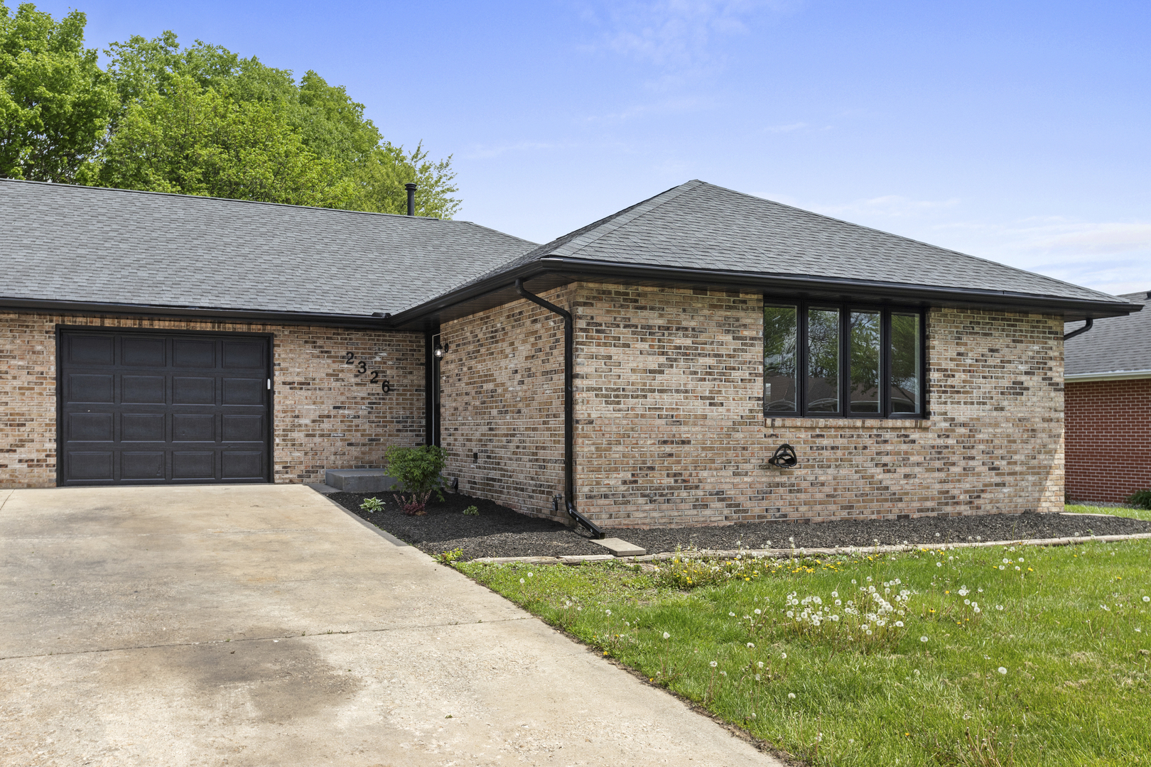 Property Photo: 2328 Lynwood Street IL 60450
