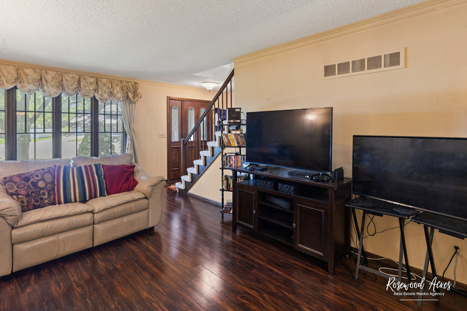 Property Photo: 260 Lexington Court IL 60914