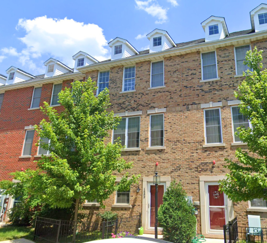 Property Photo: 1669 Church Street IL 60201