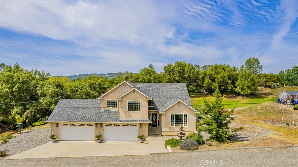 Property Photo: 30840 Badger Court CA 93614