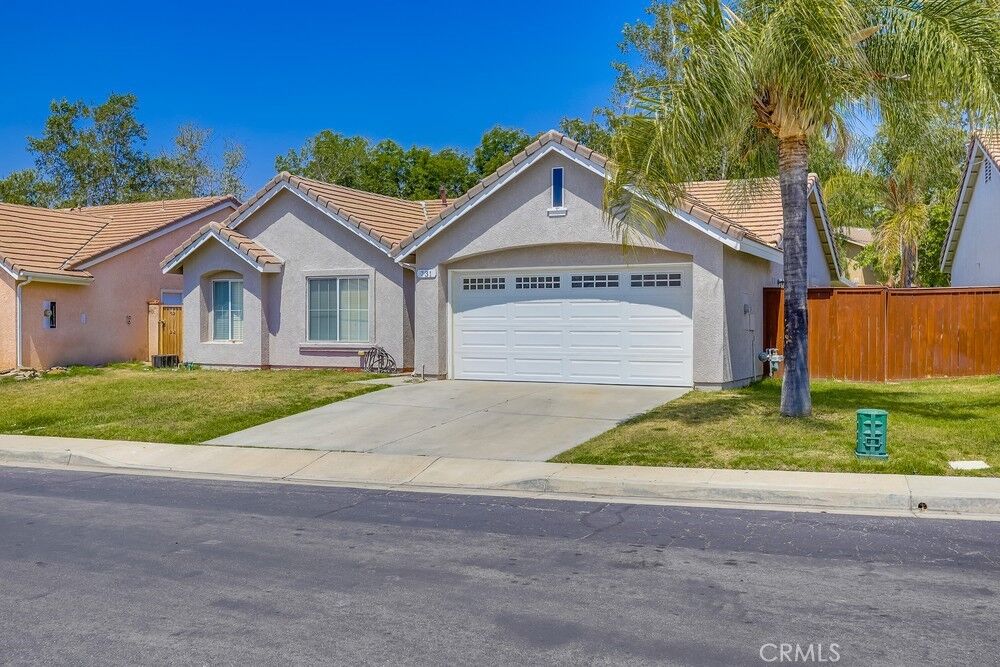 Property Photo:  731 Balsam Way  CA 92545 