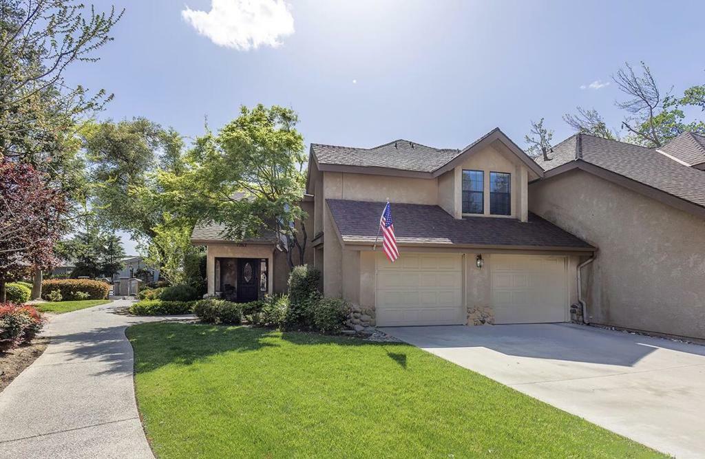 1262 W Flora Avenue  Reedley CA 93654 photo