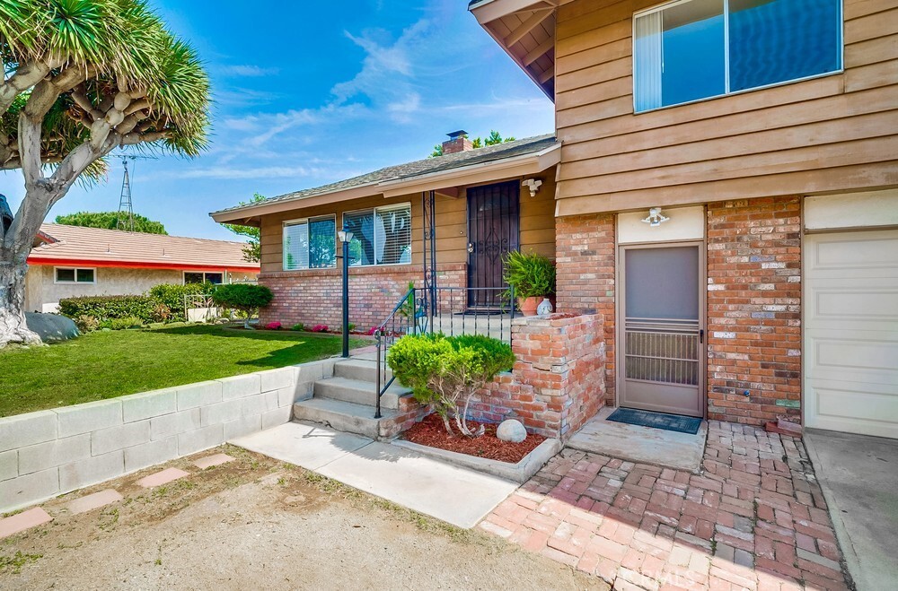 Property Photo: 6310 Avenue De Palma CA 92509