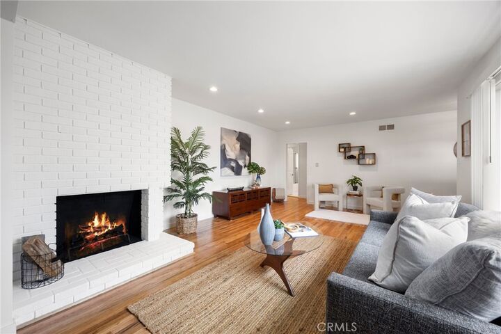 Property Photo:  1011 W 186th Street  CA 90248 