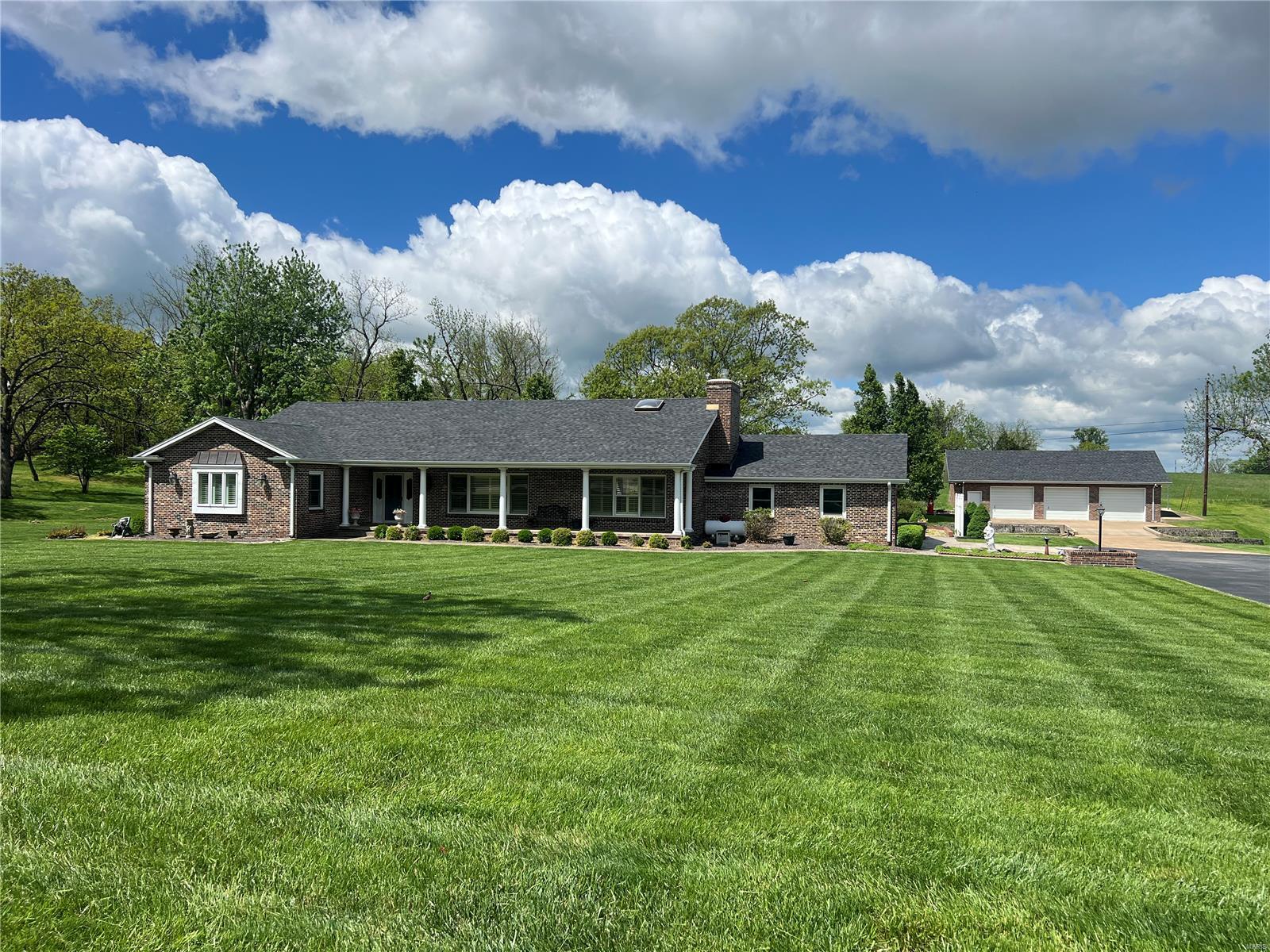 Property Photo:  216 Coach Road  MO 65536 