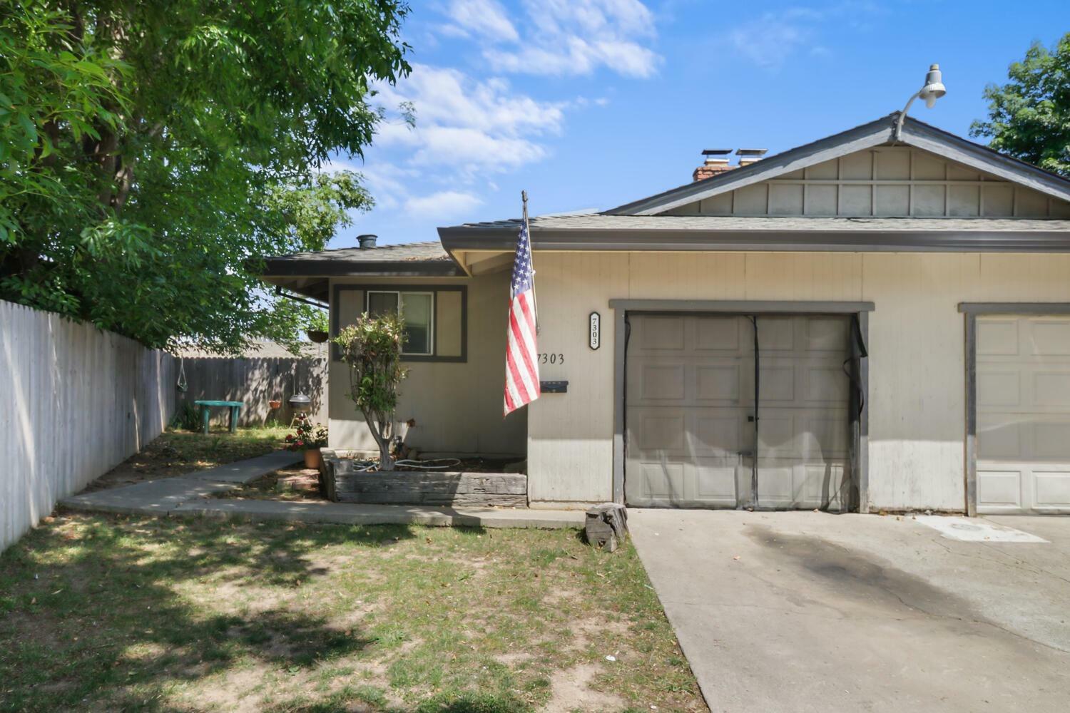 Property Photo: 7303 Berna Way CA 95823