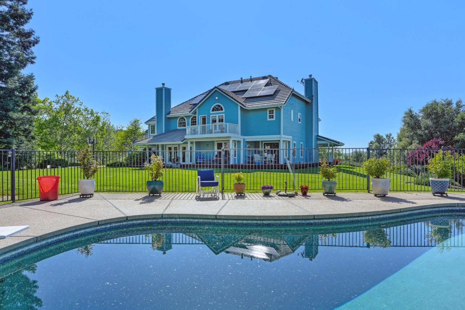Property Photo:  2601 Roundhill Circle  CA 95667 