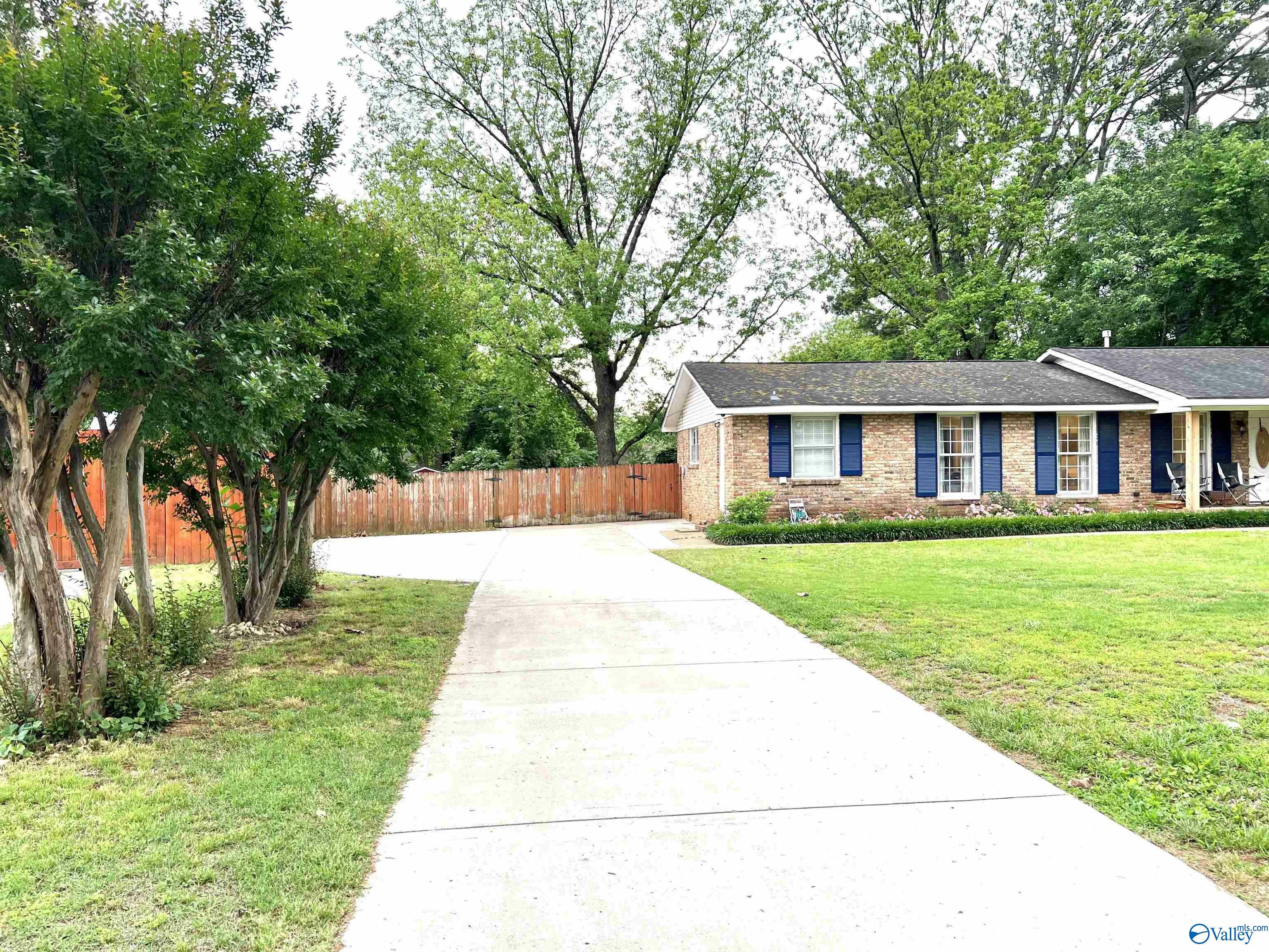 Property Photo: 6205 Deramus Avenue AL 35806