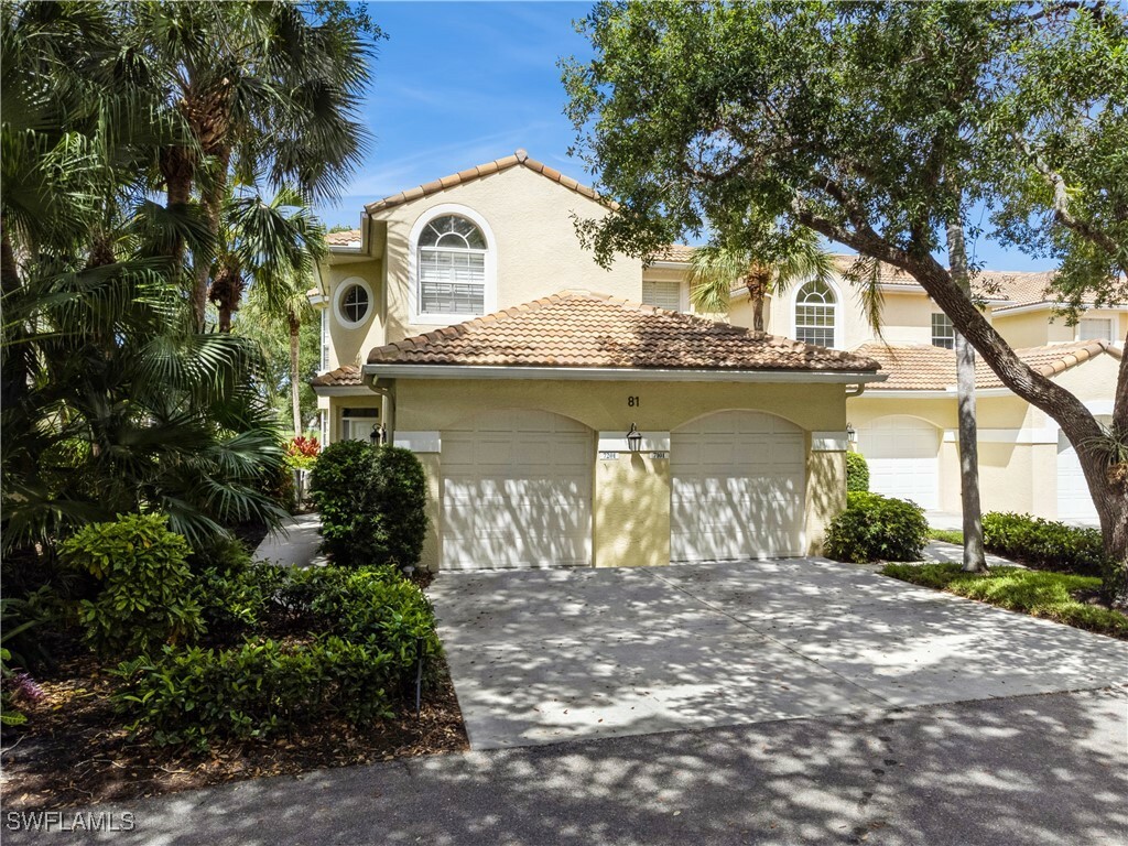 Property Photo: 81 Silver Oaks Circle 7-201 FL 34119