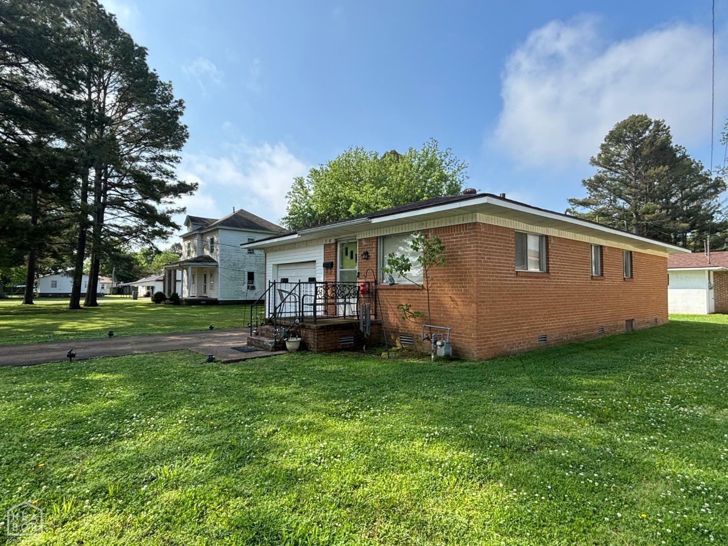 Property Photo: 318 E Elm Street AR 72476