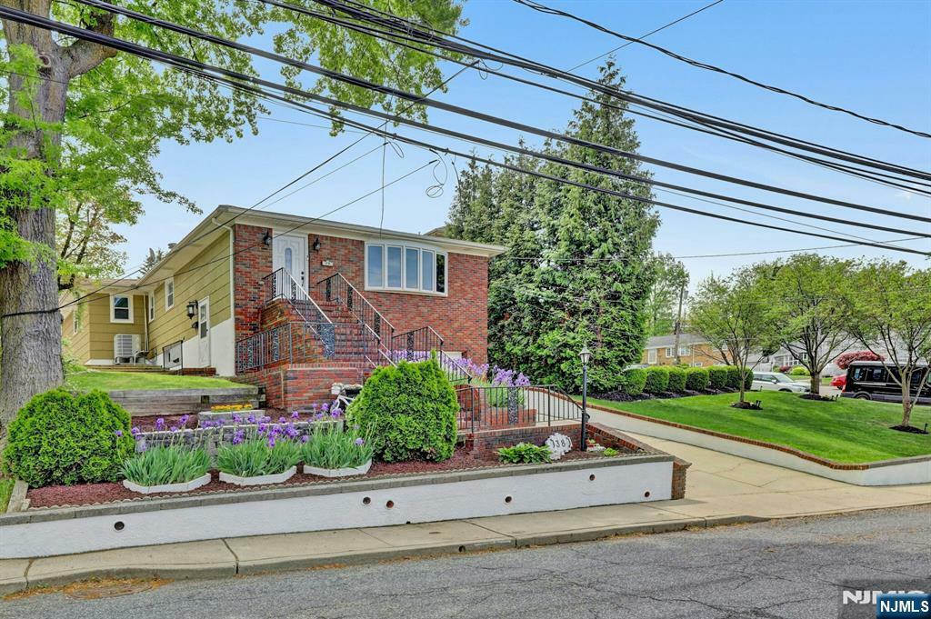 Property Photo:  38 S Midland Avenue  NJ 07032 