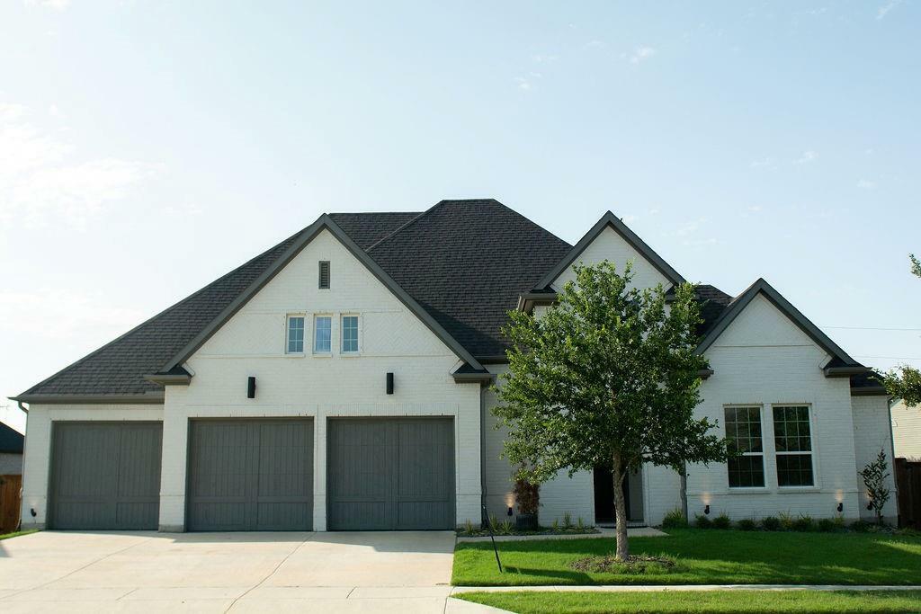 Property Photo: 8148 Castlebridge TX 75056