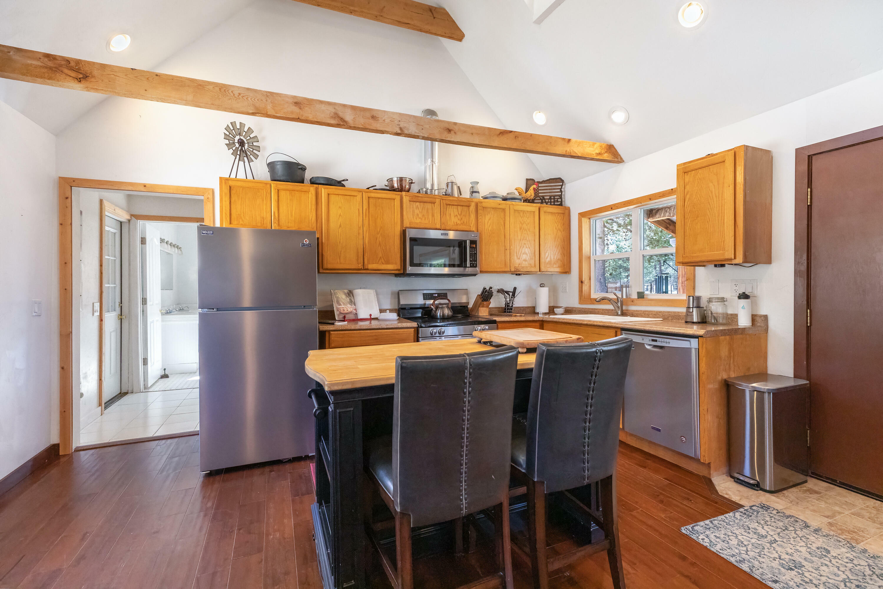 Property Photo: 8965 Split Rail Road OR 97739
