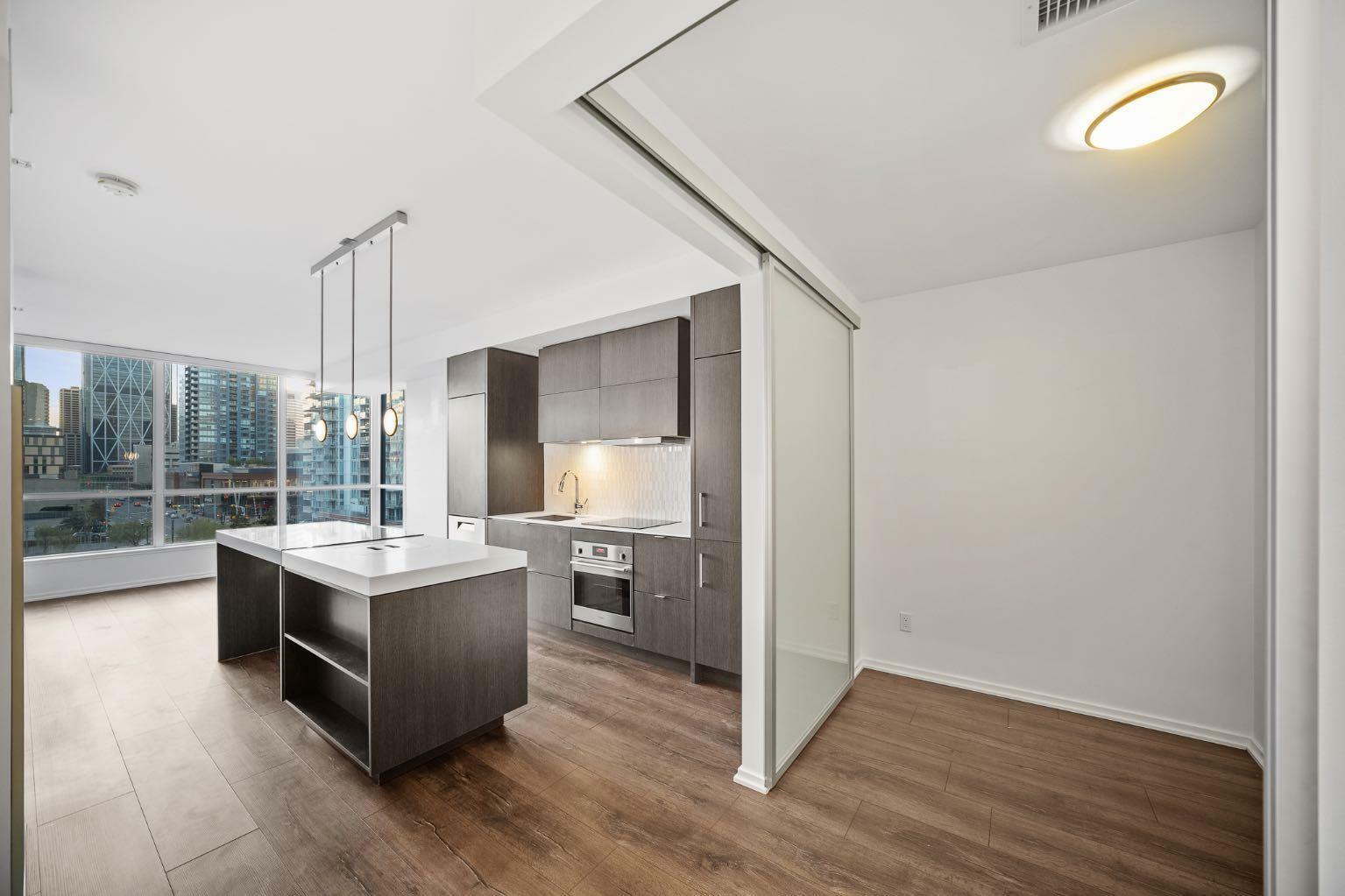 Property Photo: 615 6 Avenue SE 519 AB T2G 1S2