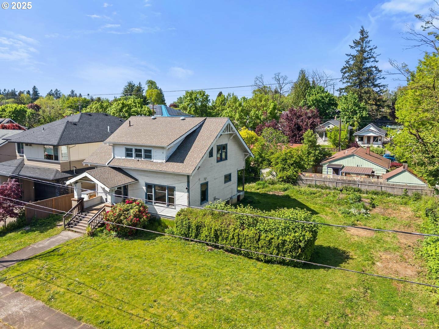 Property Photo: 4323 SE Alder St OR 97215