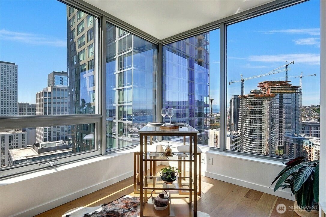 Property Photo: 1808 Minor Avenue 2505 WA 98101