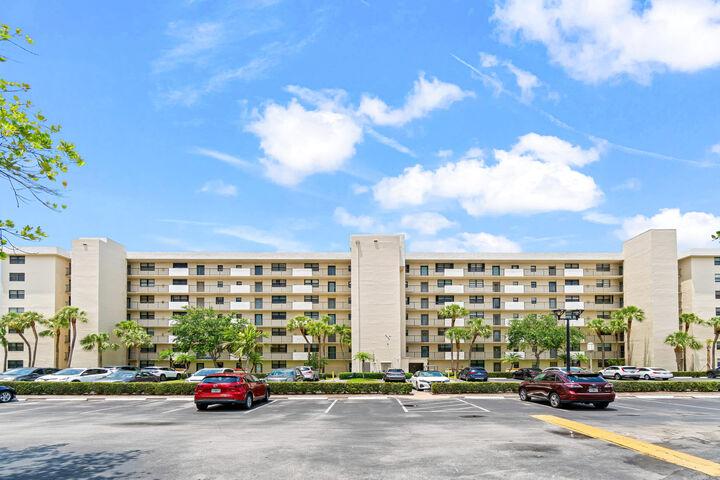 2400 Deer Creek Country Club Boulevard 609-1  Deerfield Beach FL 33442 photo