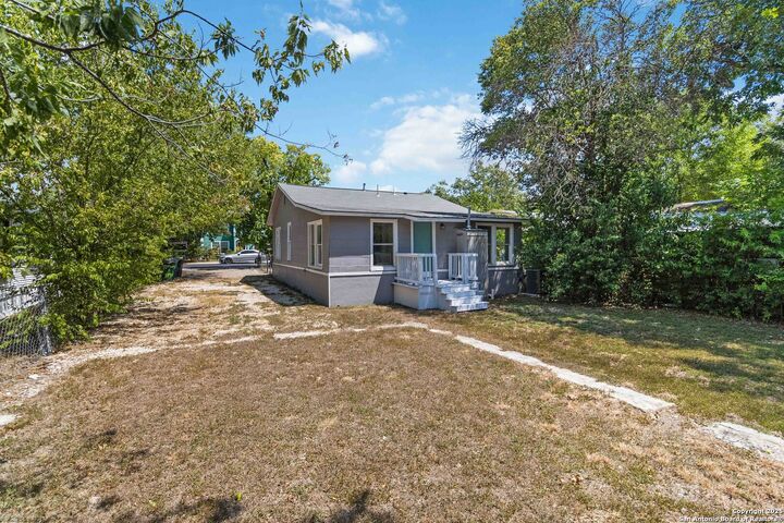Property Photo:  1730 Thorain  TX 78201 