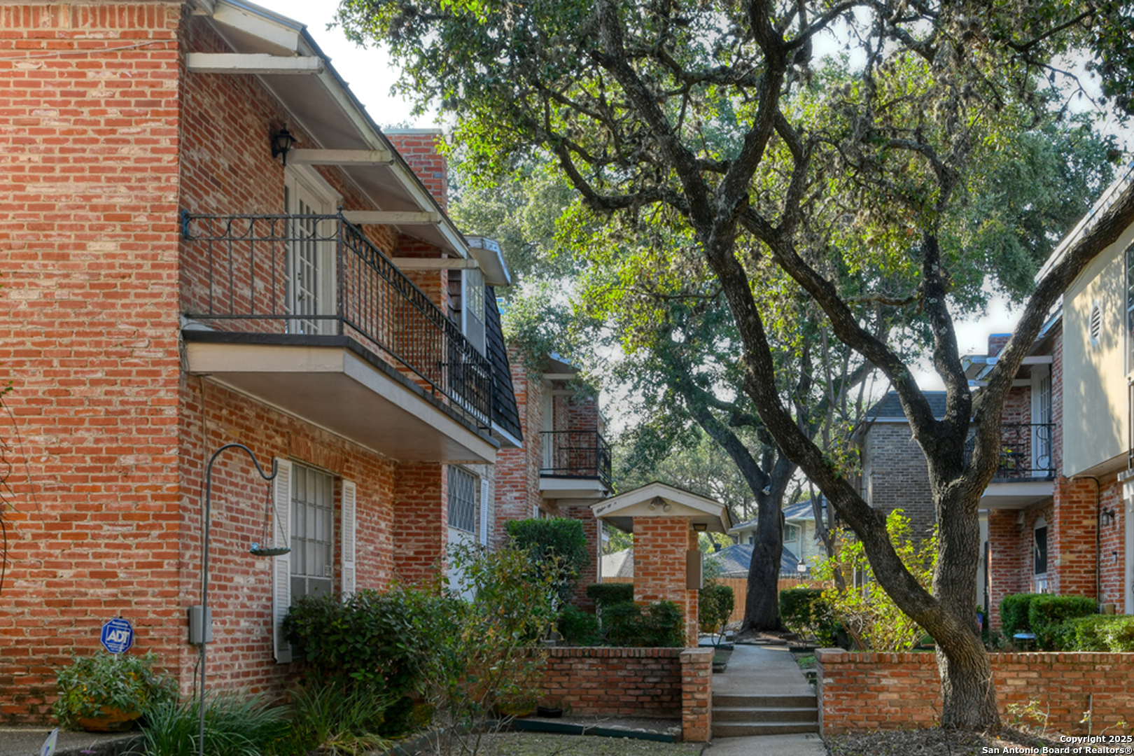 Property Photo: 6718 Callaghan Apt 404 TX 78229