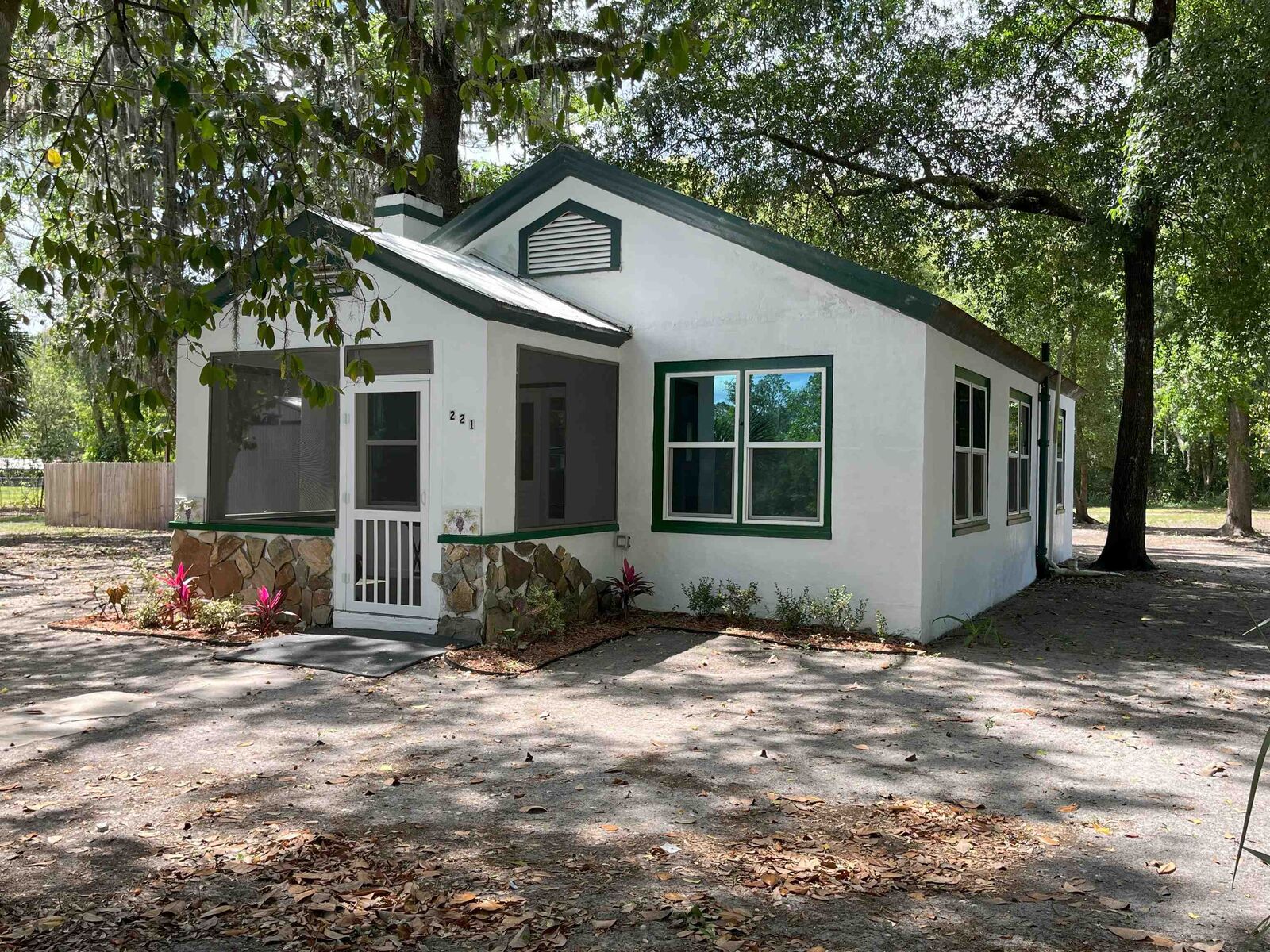 Property Photo:  221 Old Peniel Rd  FL 32177 