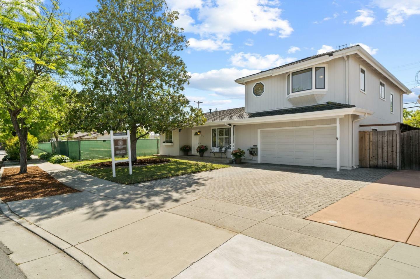 Property Photo: 6730 Wisteria Way CA 95129