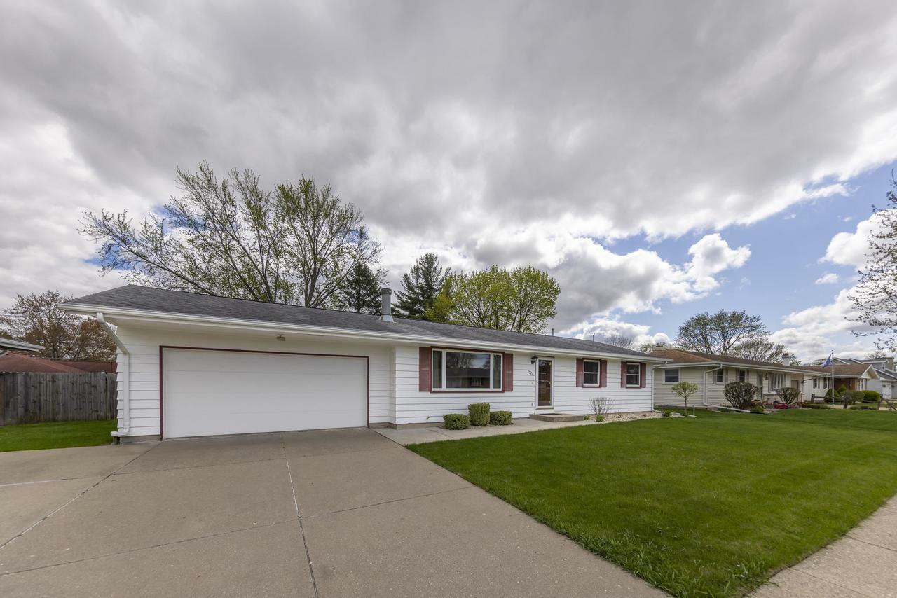 2524 Bradford Avenue  Janesville WI 53545 photo