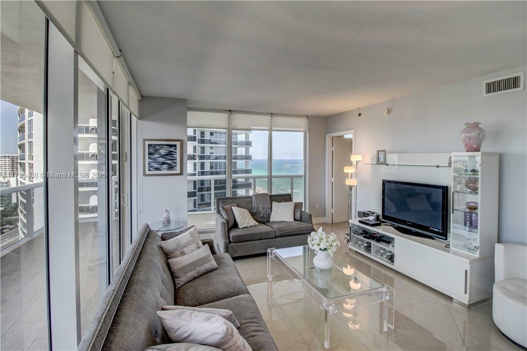 Property Photo: 1830 S Ocean Dr 1708 FL 33009
