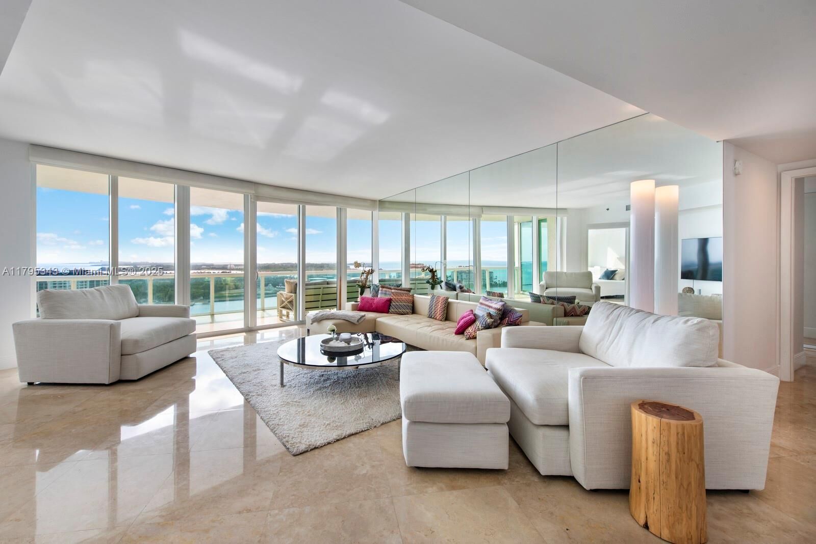 Property Photo:  1000 S Pointe Dr 1903  FL 33139 