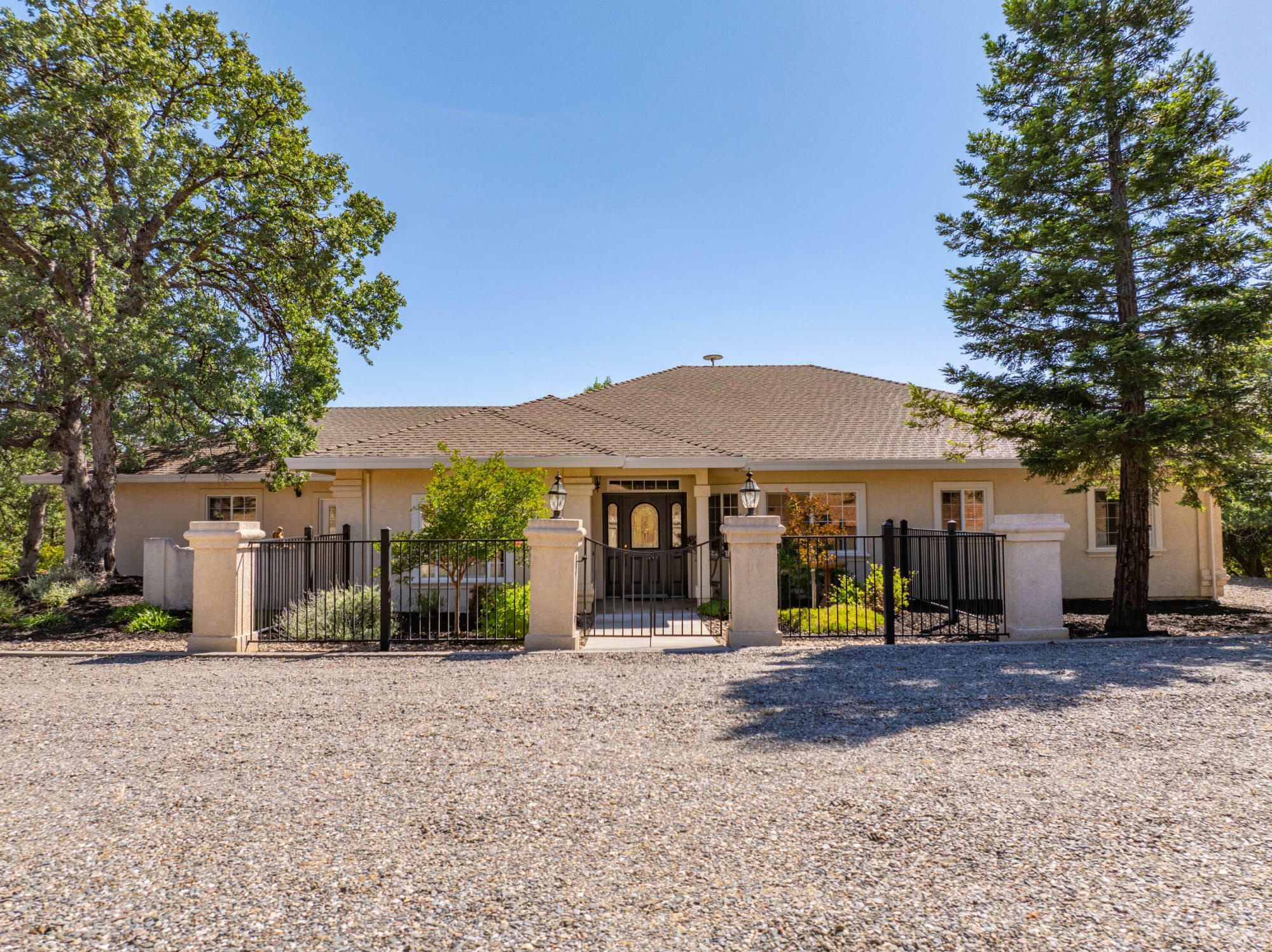 Property Photo: 14235 Noble Oaks Drive CA 96080