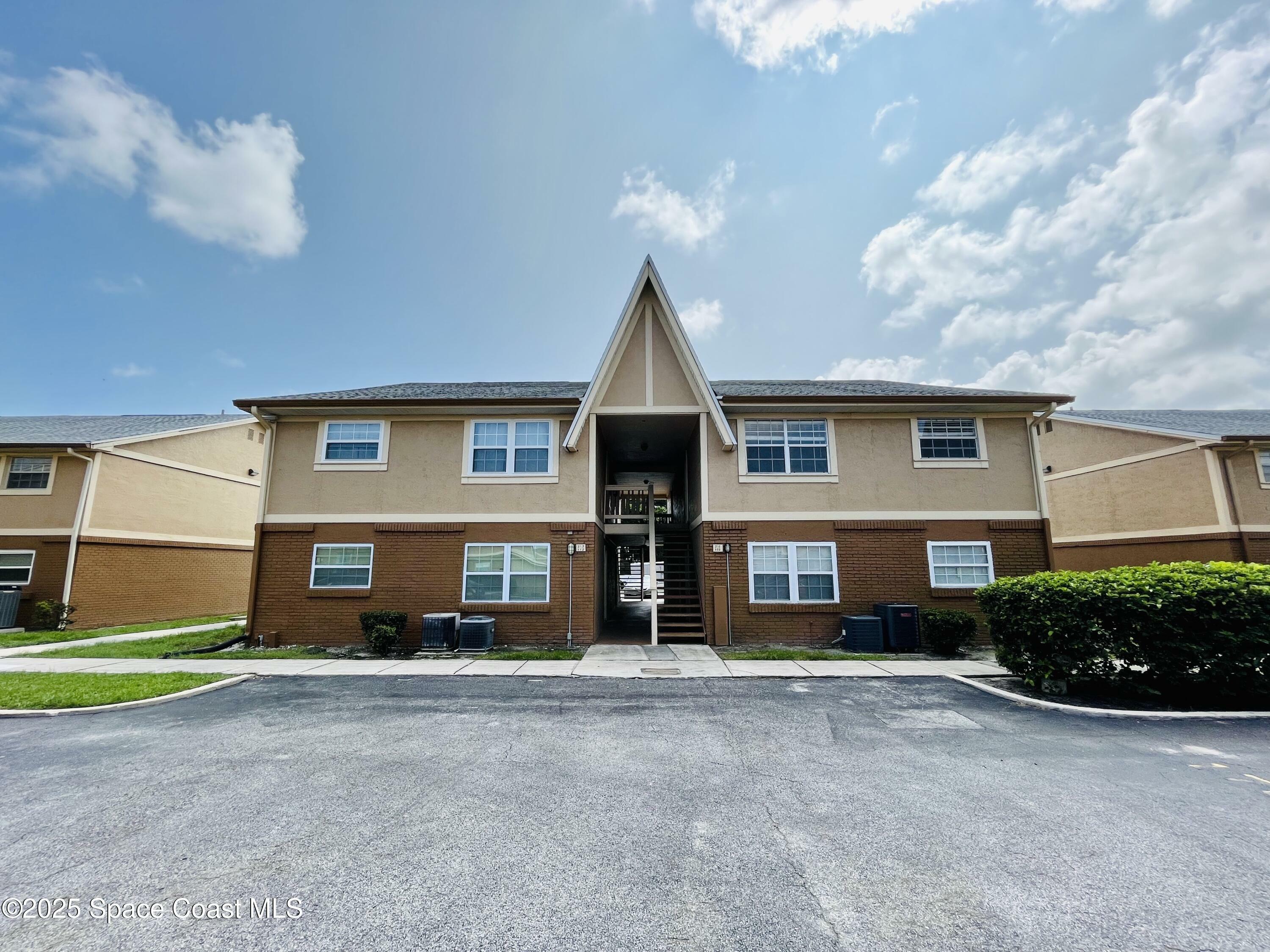 Property Photo: 216 Preston Lane FL 32935