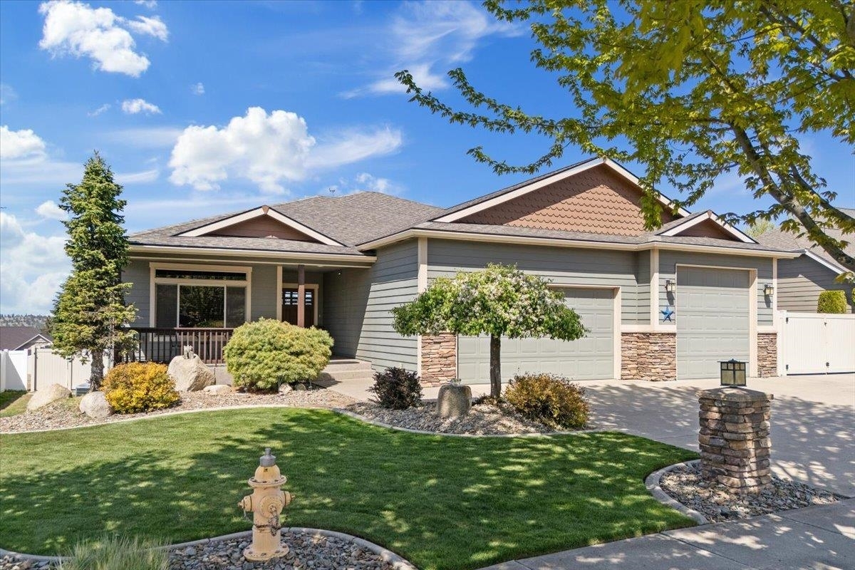 Property Photo: 2618 W Howesdale Dr WA 99208