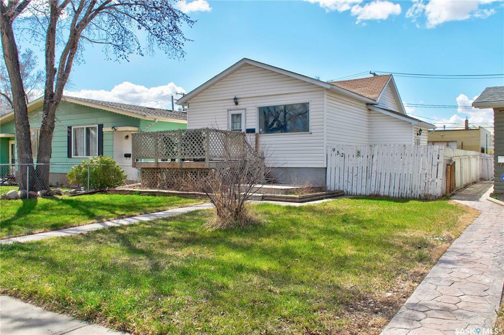 Property Photo: 952 Wallace Street SK S4N 3Y5