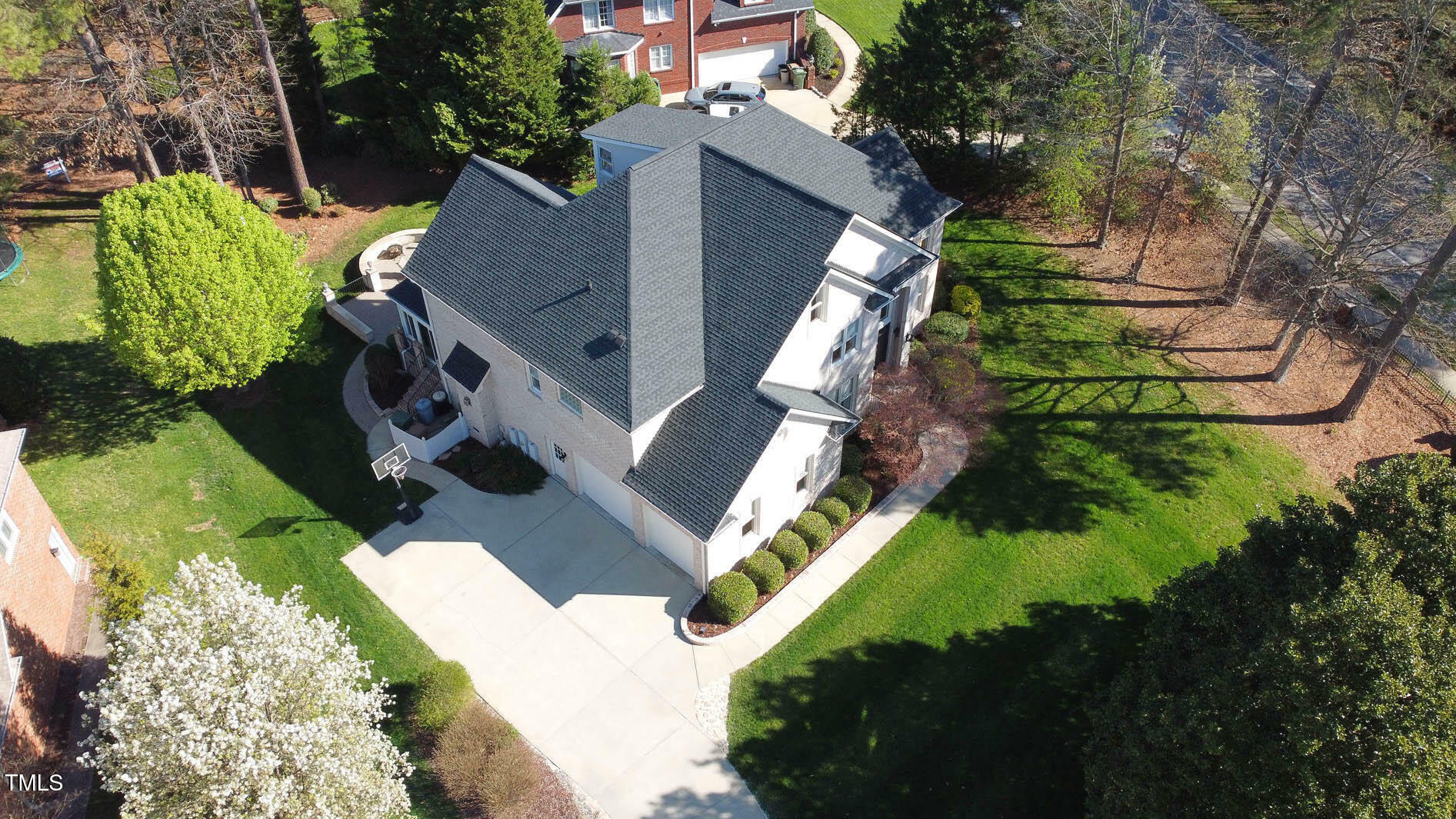 Property Photo: 325 Hogans Valley Way NC 27513