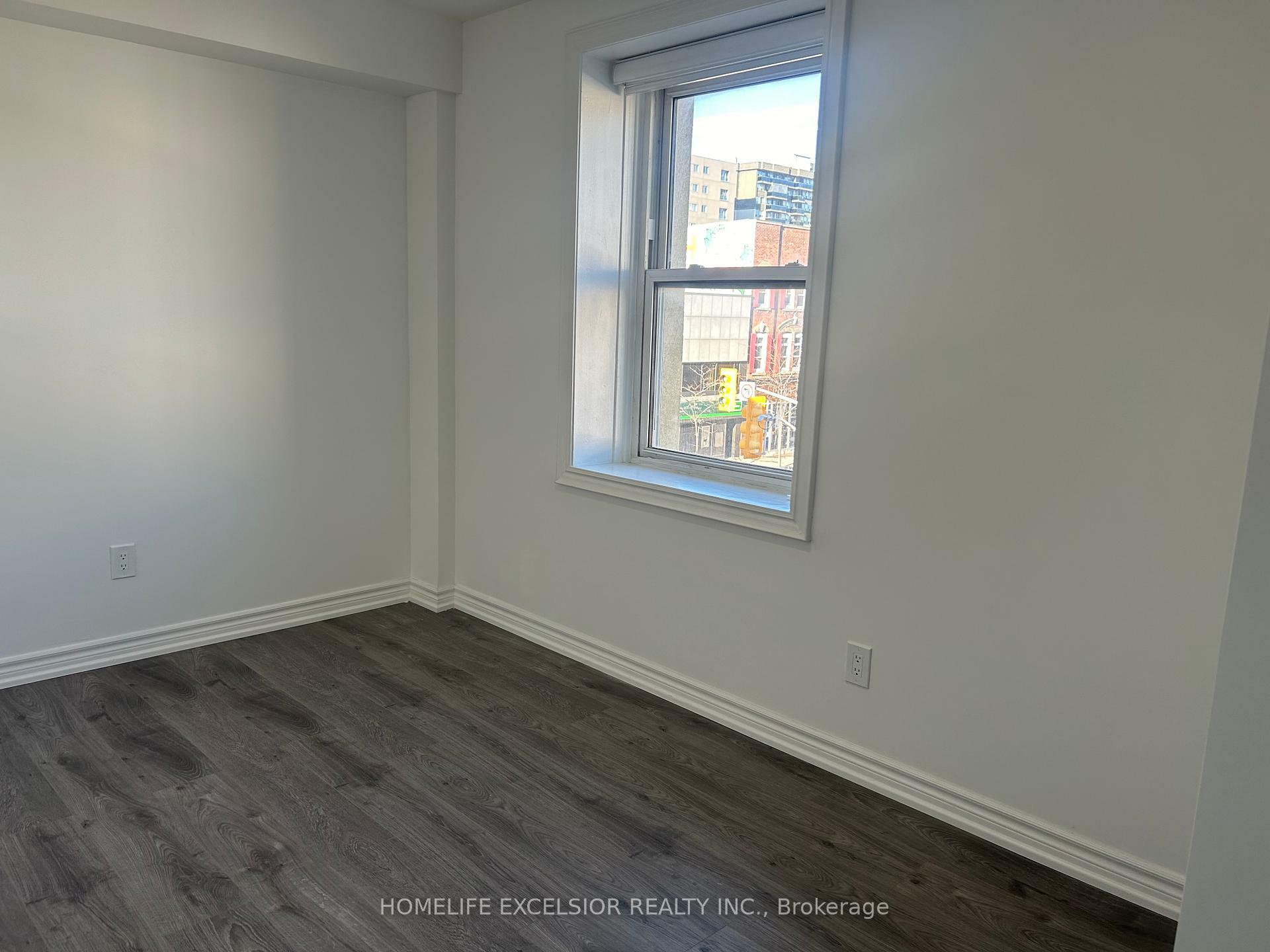 Property Photo: 3 Simcoe Street S Unit 6 ON L1H 1A9