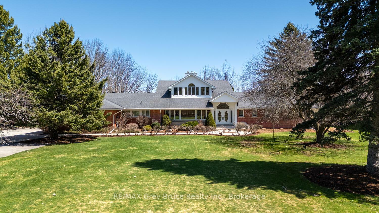 Property Photo: 525 4th Avenue W ON N4K 4V3