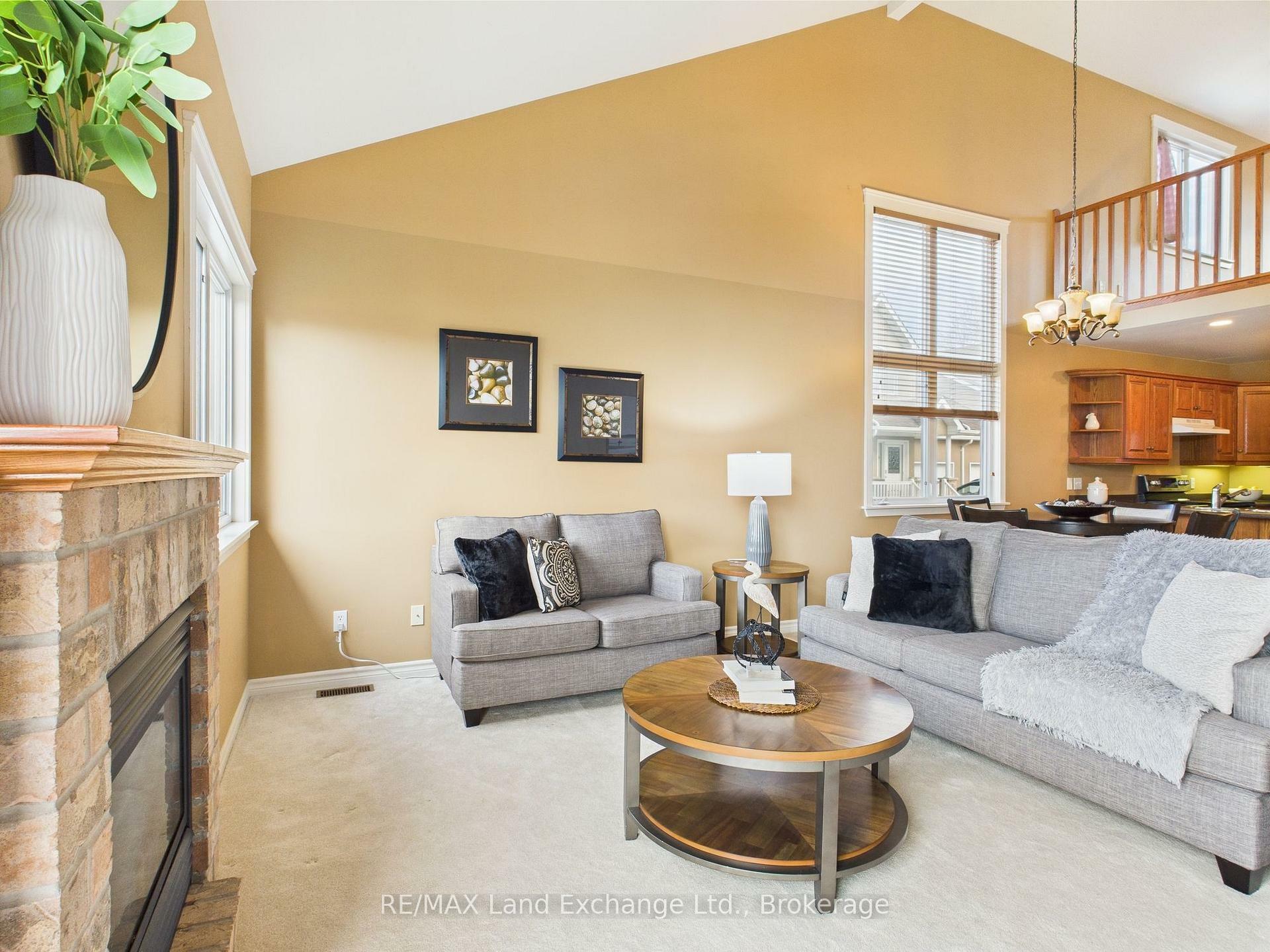 Property Photo: 433 Queen Street 4 ON N2Z 0A2
