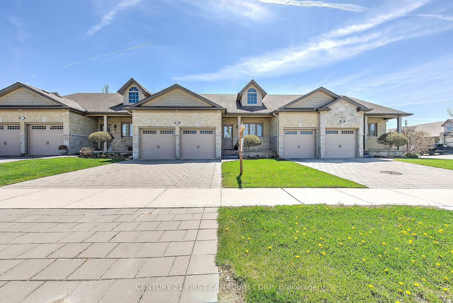 Property Photo: 1680 Bayswater Crescent ON N6G 0A9