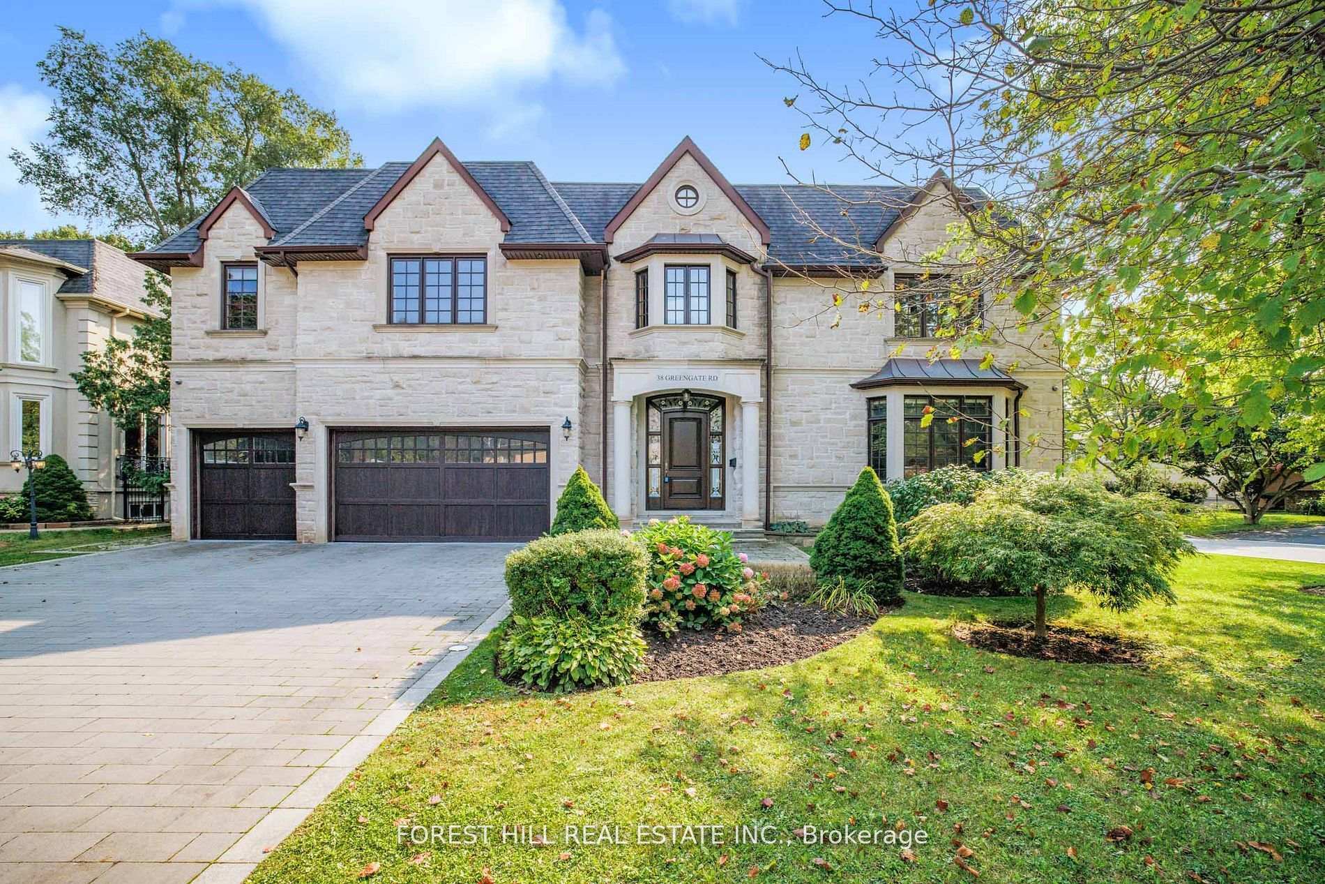 Property Photo: 38 Greengate Road ON M3B 1E8