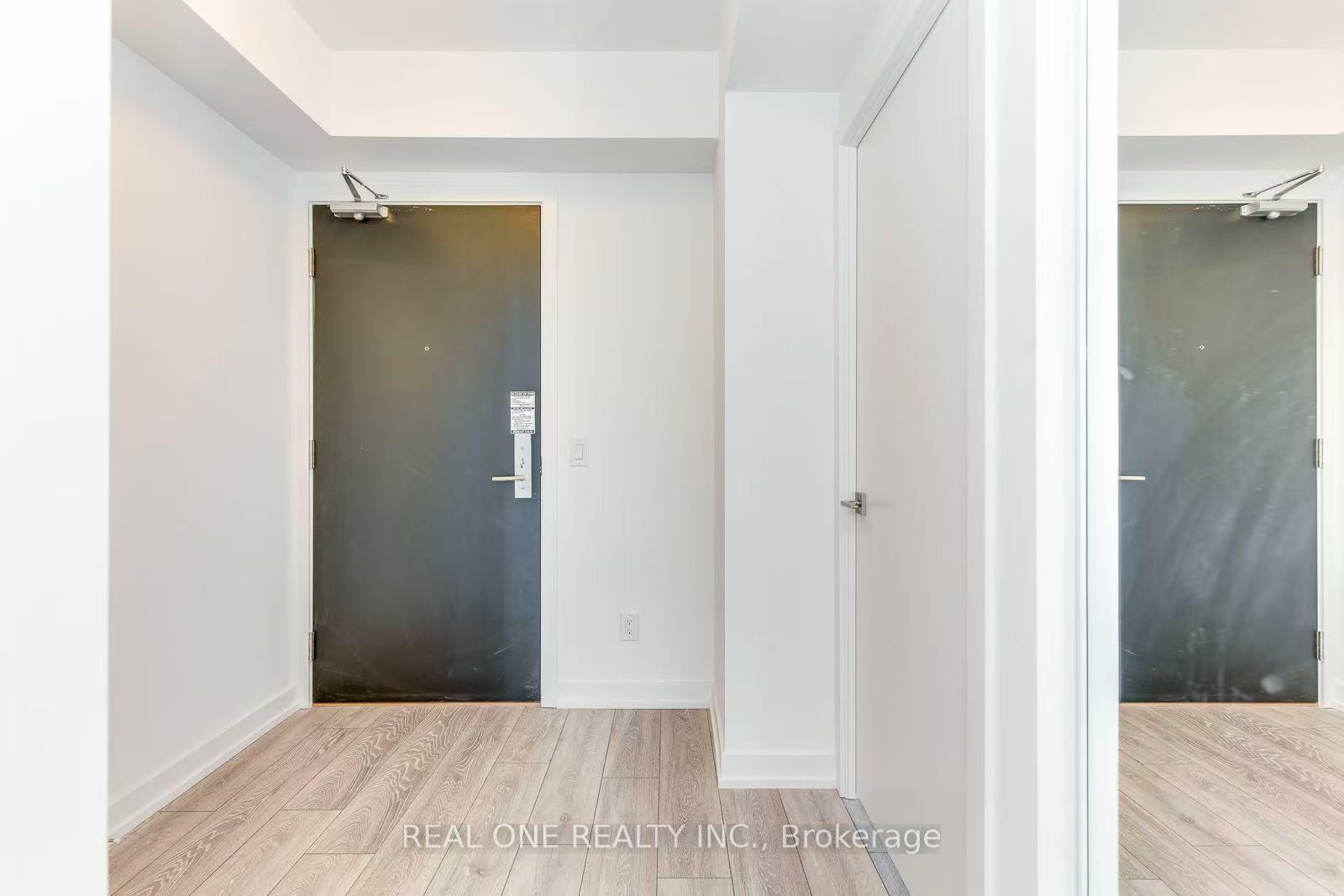 Property Photo: 159 Wellesley Street E 1708 Room #1 ON M4Y 1J2