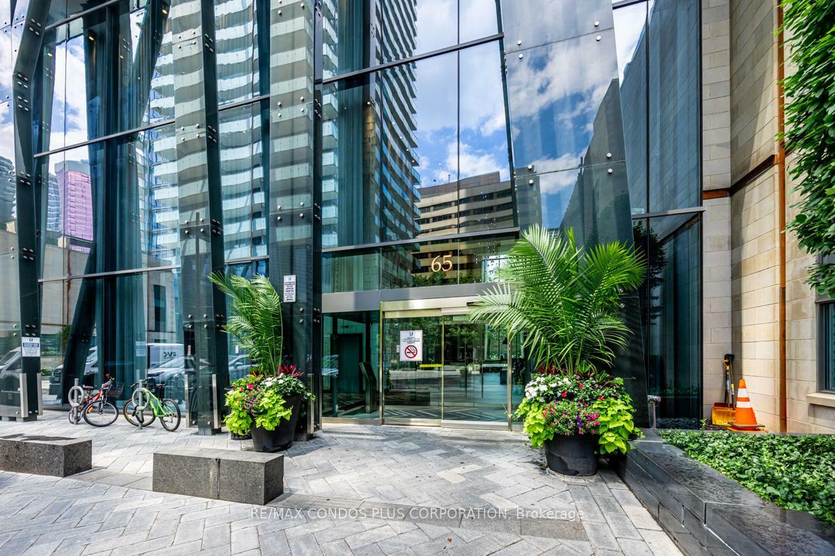 65 St Mary Street 2610  Toronto ON M5S 0A6 photo