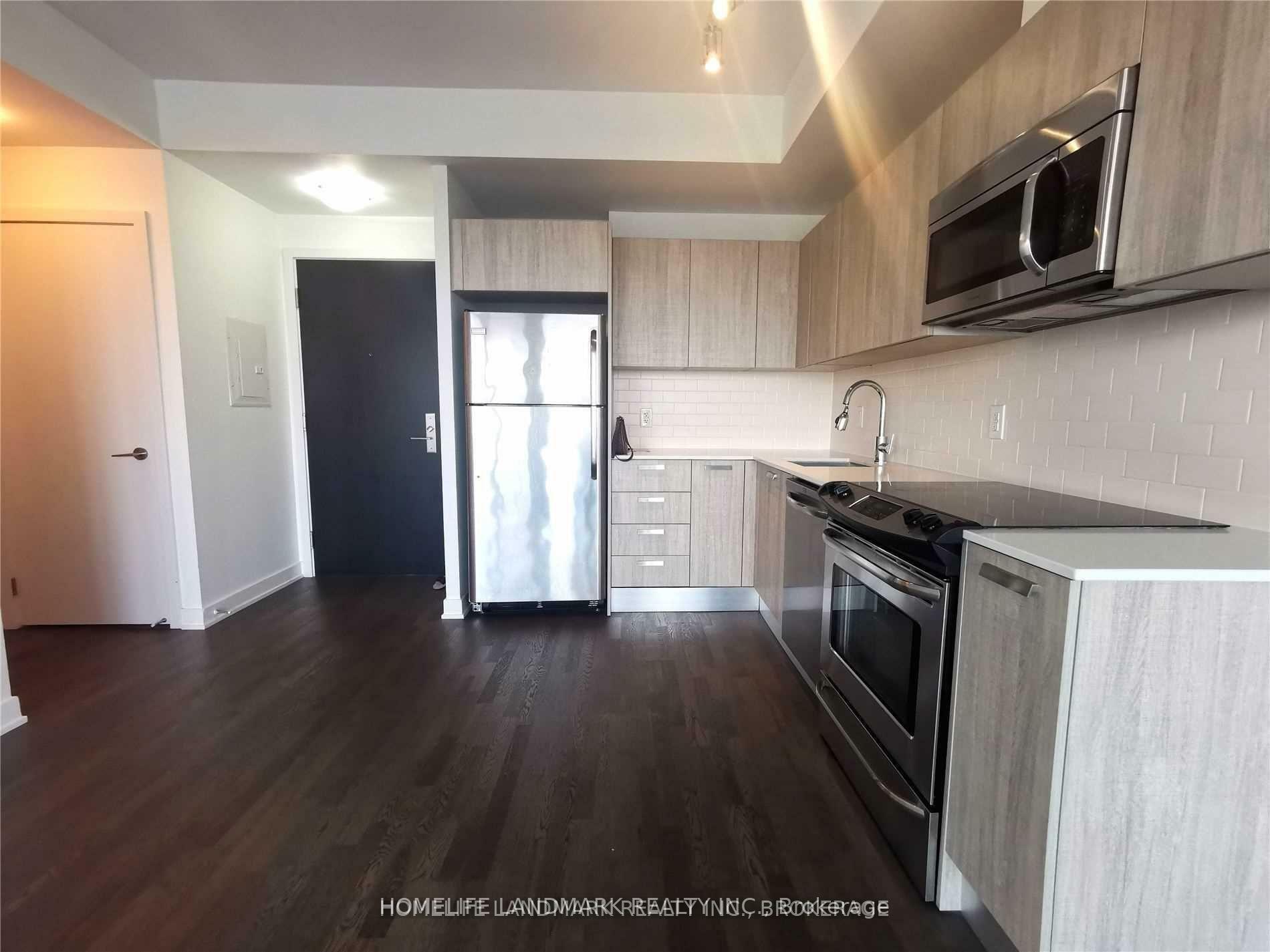 Property Photo: 1815 Yonge Street 1703 ON M4T 2A4