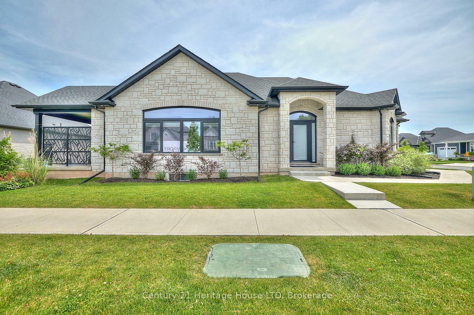 4242 Village Creek Drive  Fort Erie ON L0S 1S0 photo