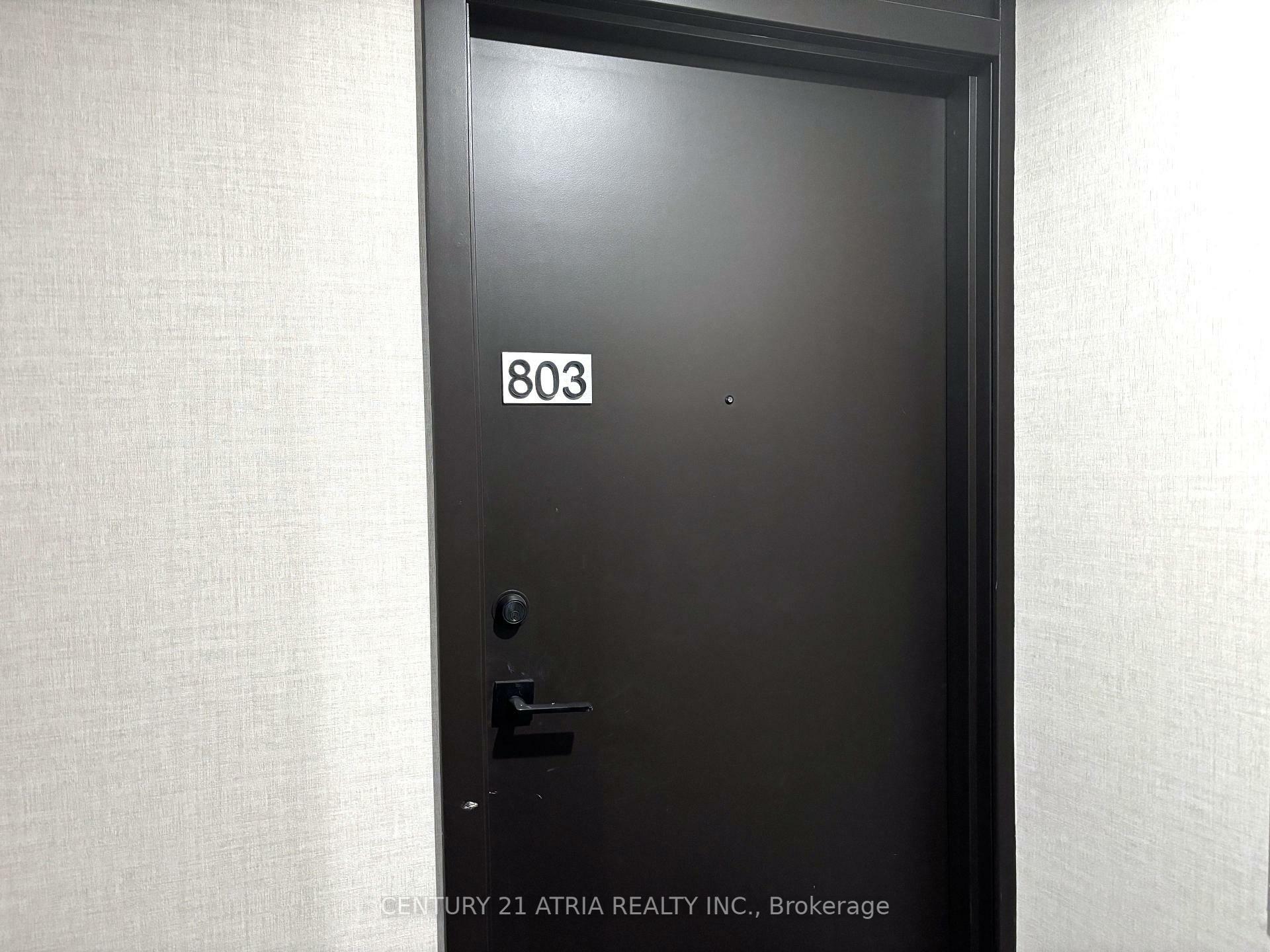 Property Photo: 292 Verdale Crossing 803 ON L6G 0H6