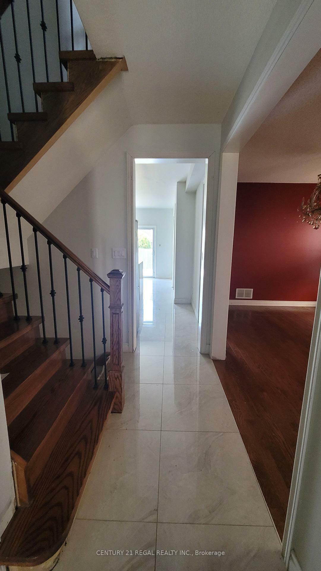 Photo de la propriété: 12 Salt Drive ON L1S 7P3