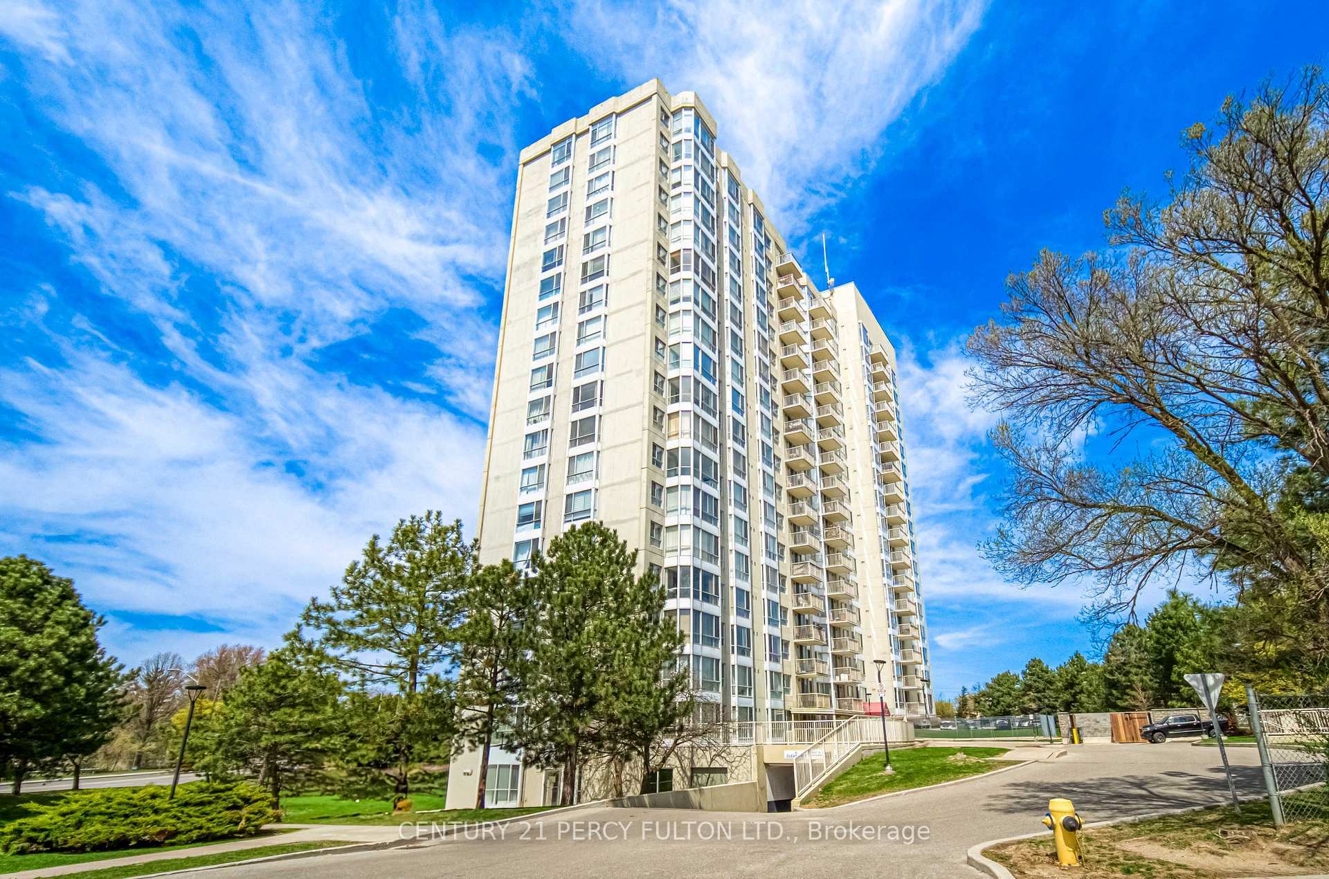 Photo de la propriété: 3077 Weston Road 2009 R3 ON M9M 3A1