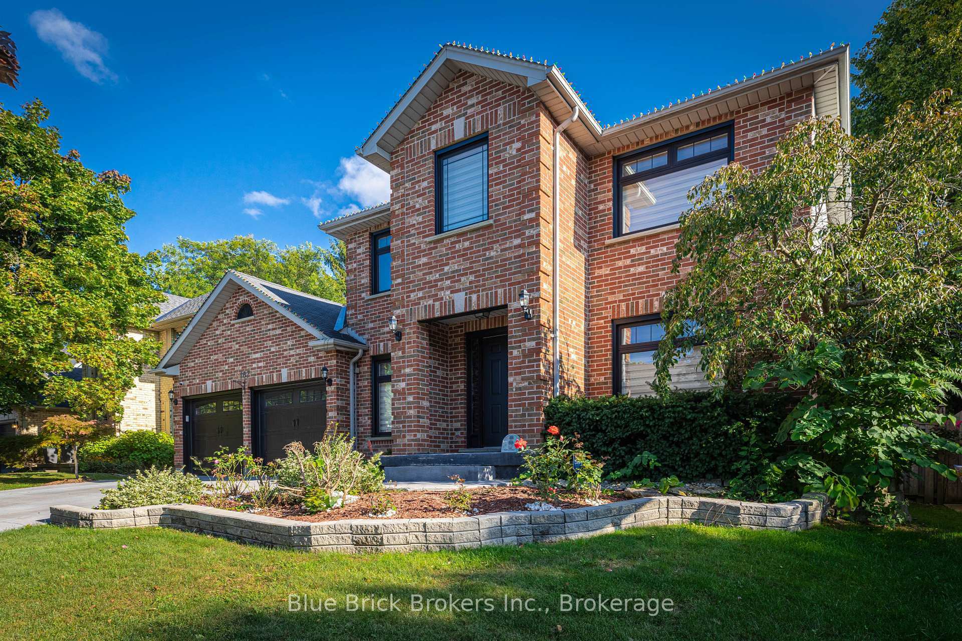 Property Photo:  167 Sunnyside Drive  ON N5X 3P7 